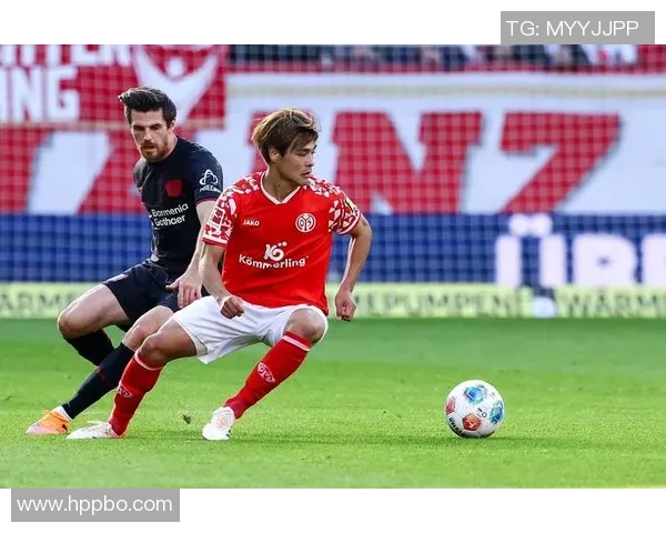 帕德博尔与勒沃库森激战正酣谁能在德甲赛场上笑到最后