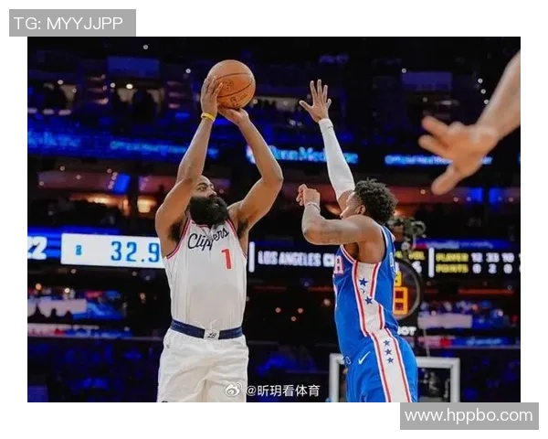 快船与凯尔特人激战正酣NBA赛场精彩对决引发球迷热议